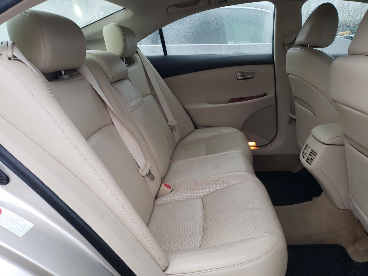 2012 Lexus ES - Image 10