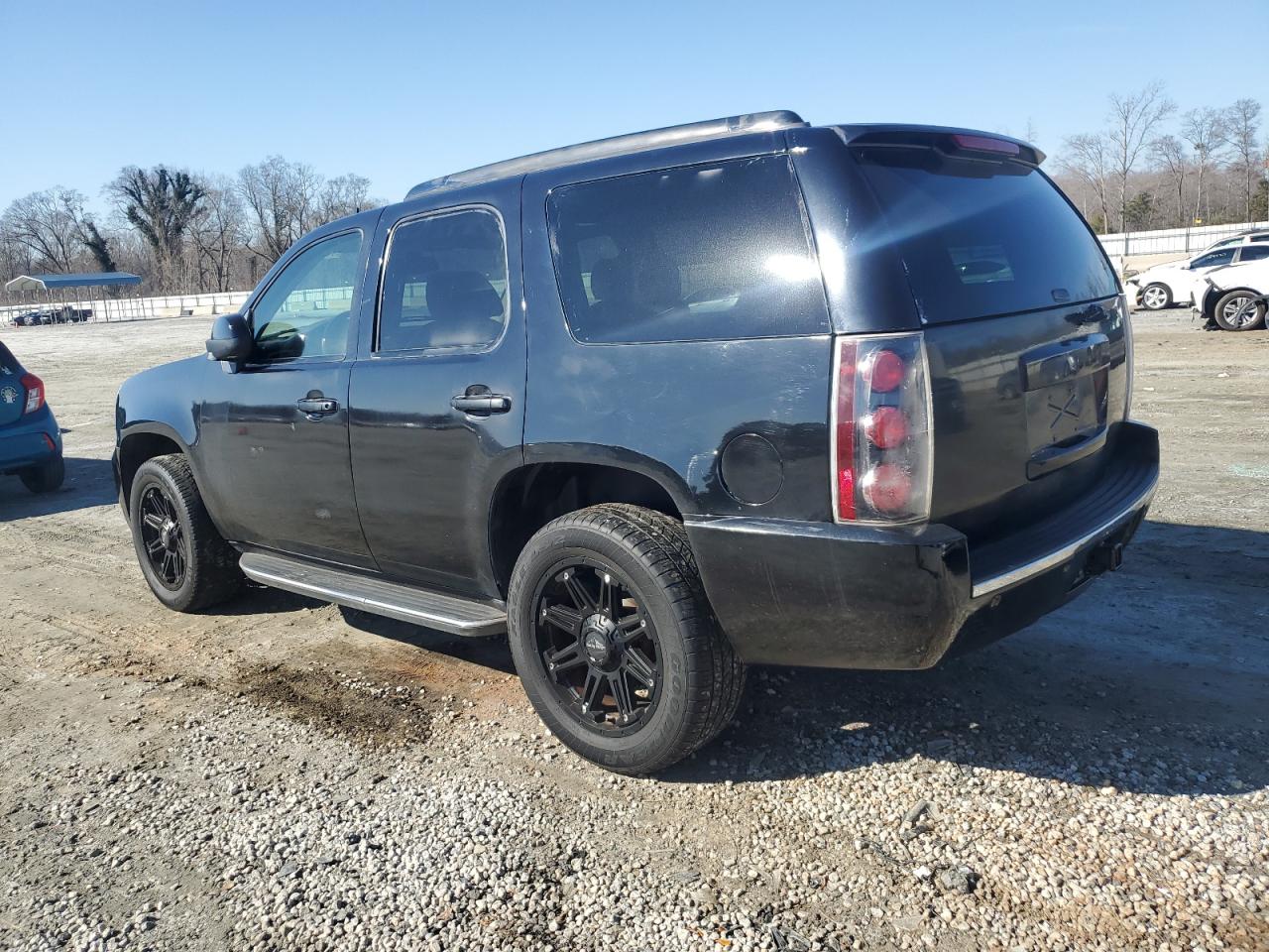 2007 GMC Yukon - Image 2