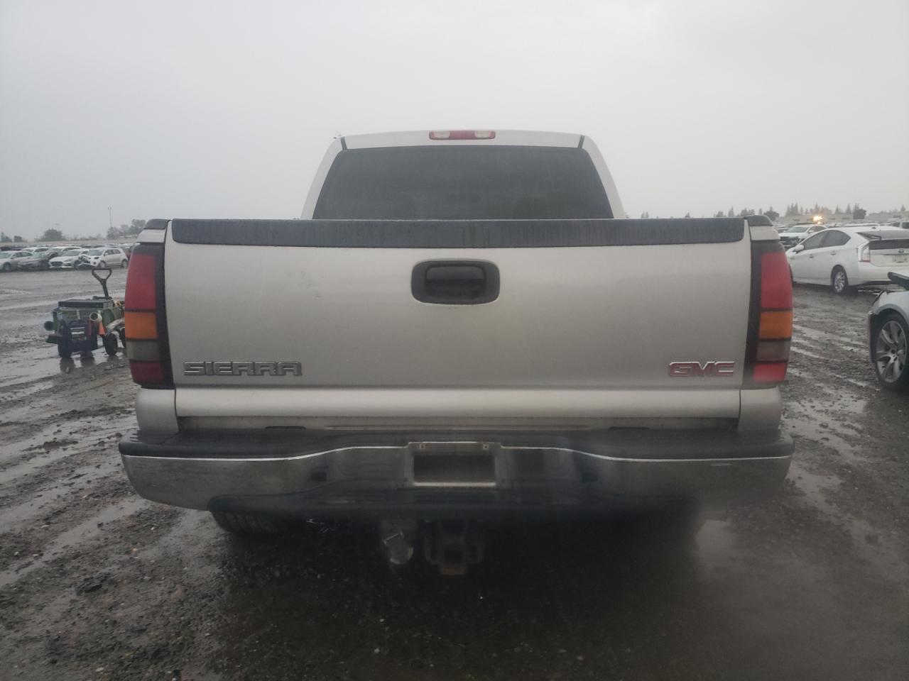 2005 GMC Sierra - Image 6