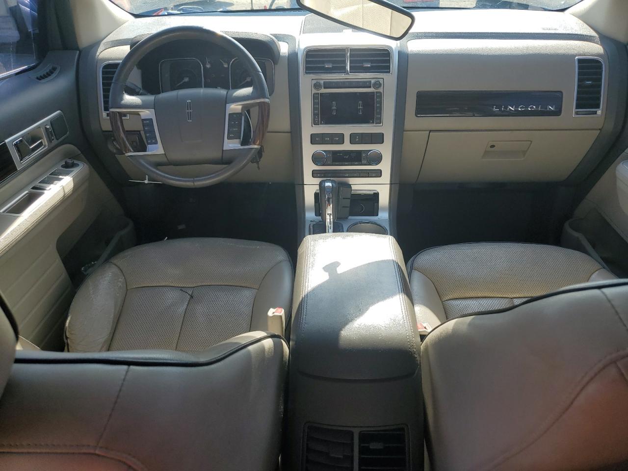 2010 Lincoln MKX - Image 8