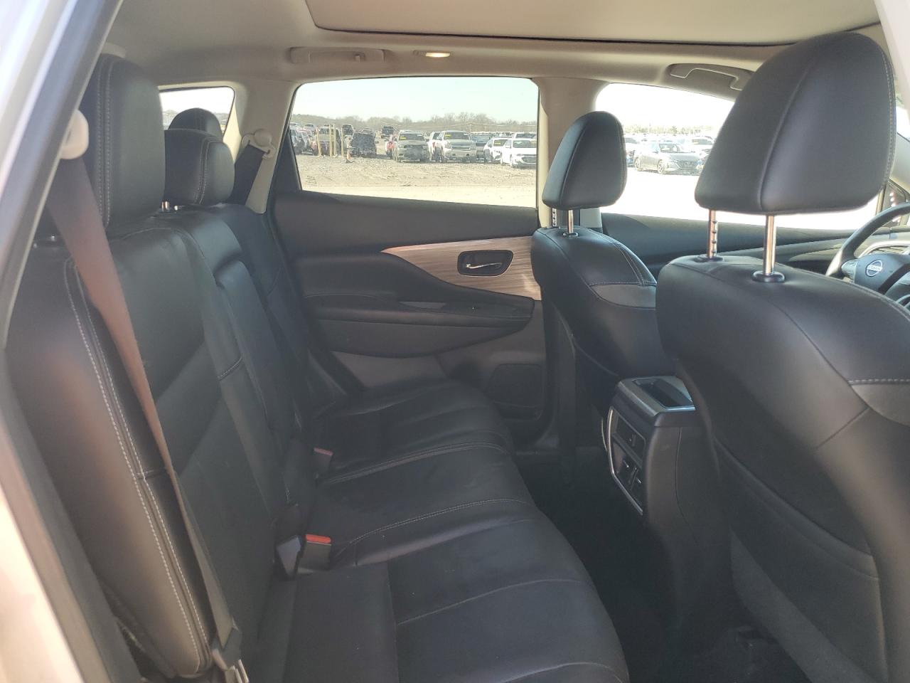 2015 Nissan Murano - Image 11