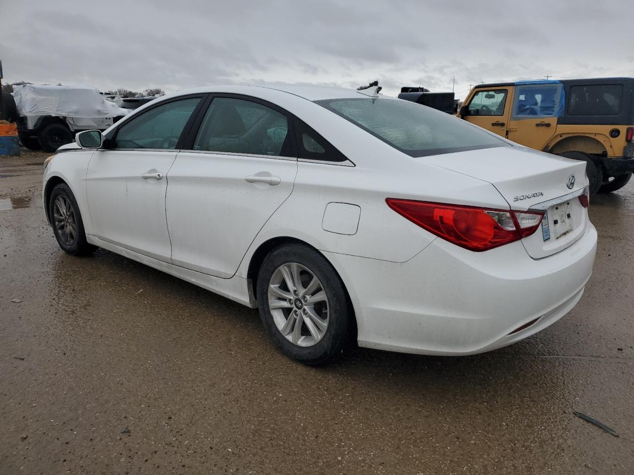 2013 Hyundai Sonata - Image 2