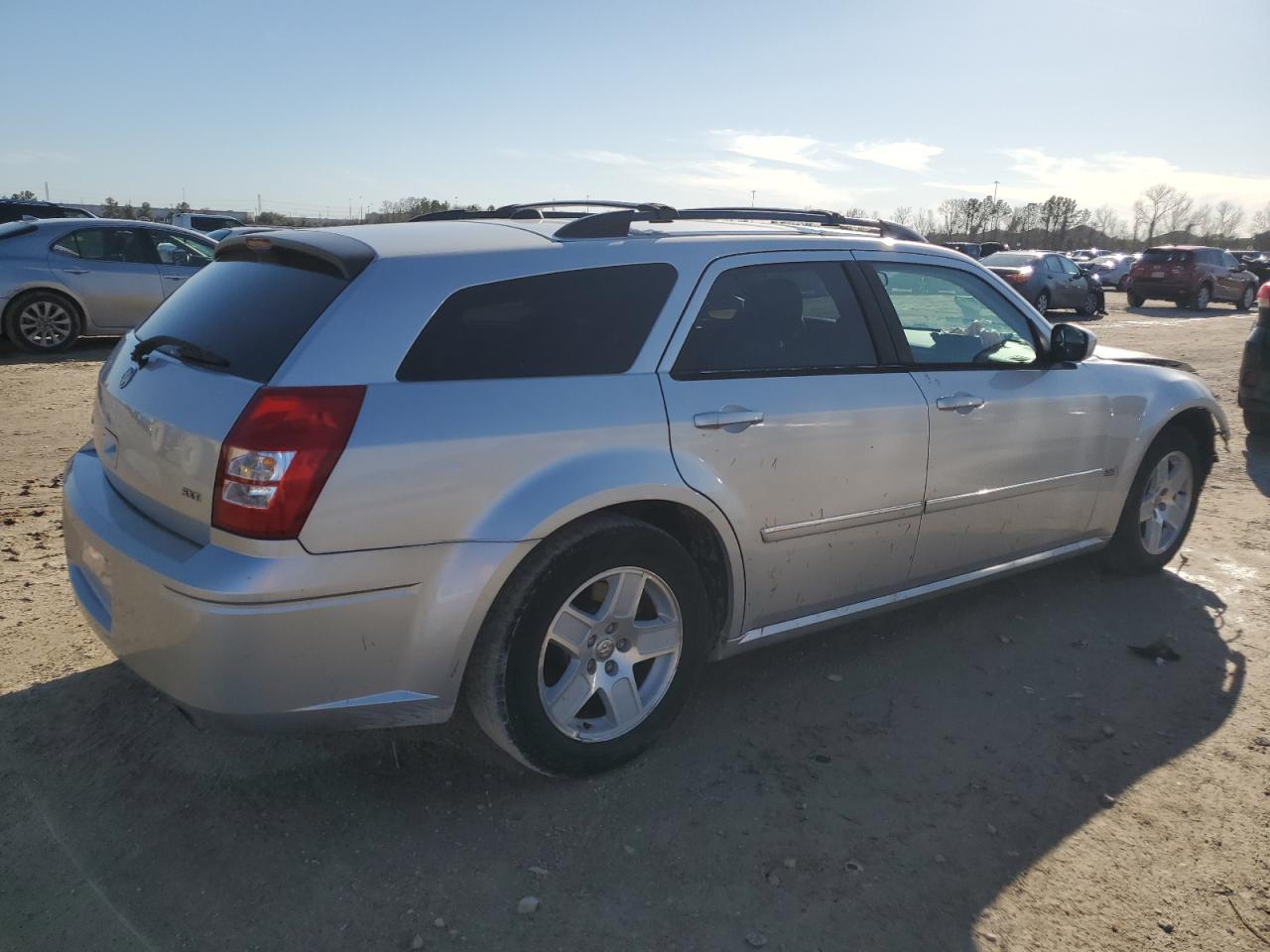 2005 Dodge Magnum - Image 3