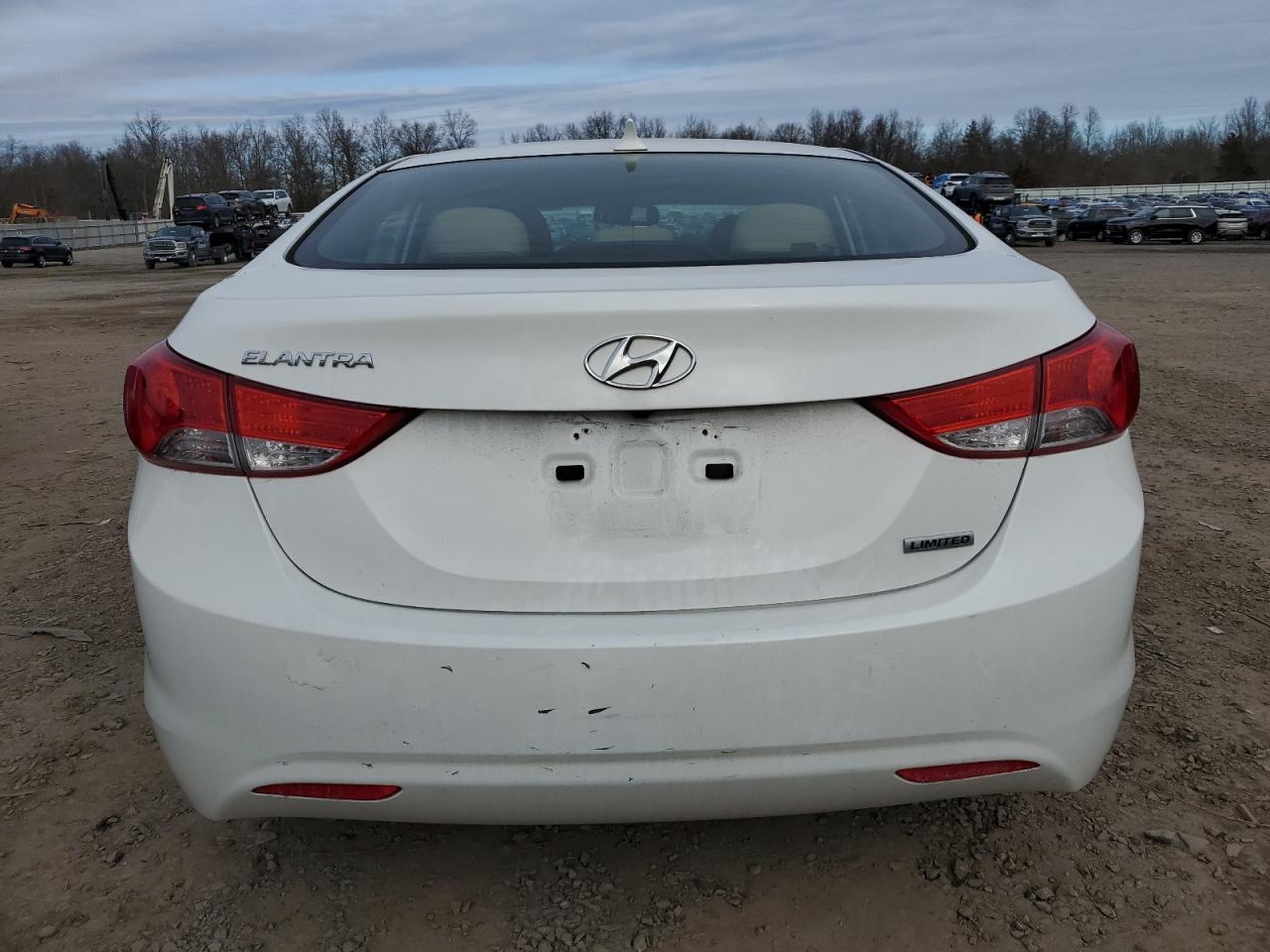 2012 Hyundai Elantra - Image 6