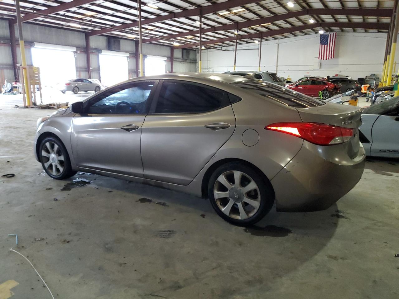 2011 Hyundai Elantra - Image 2