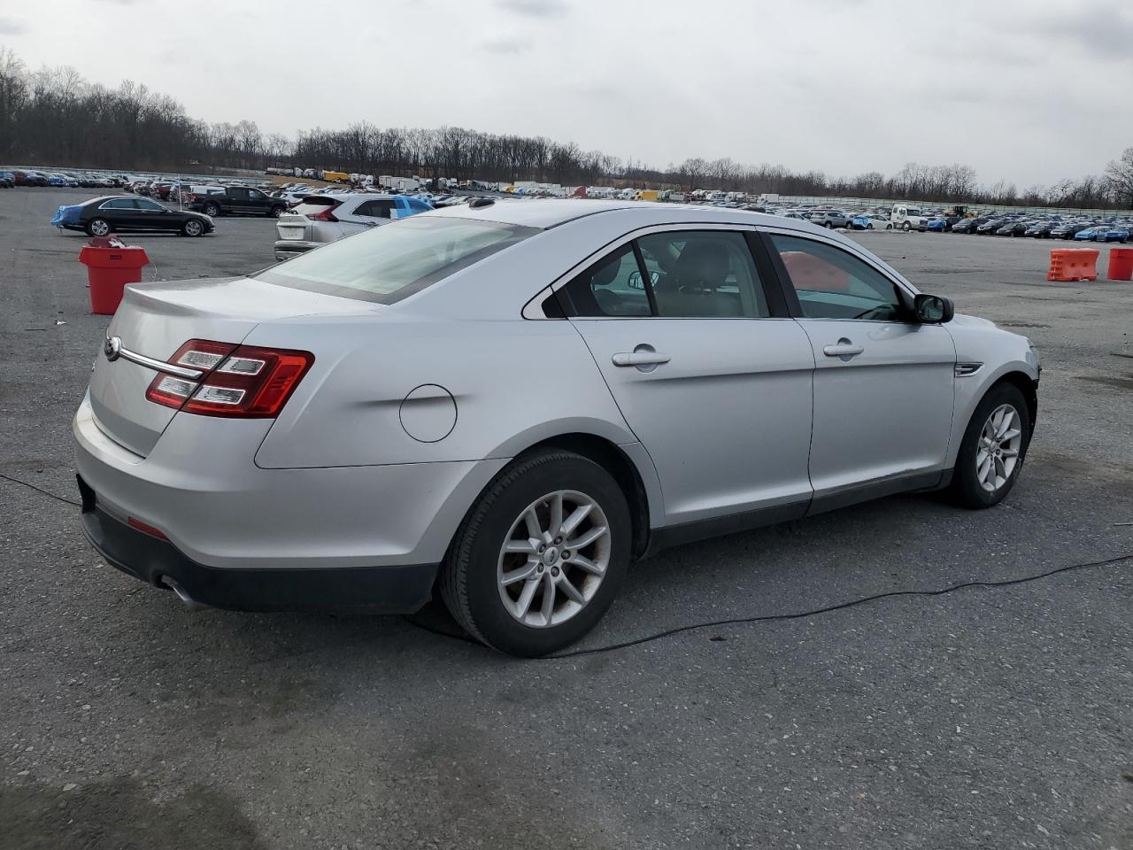2013 Ford Taurus - Image 3