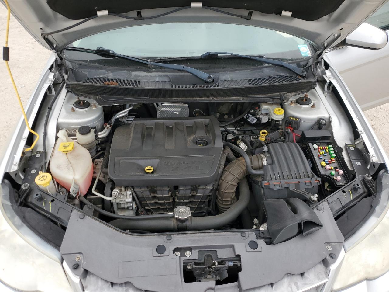2008 Chrysler Sebring - Image 12