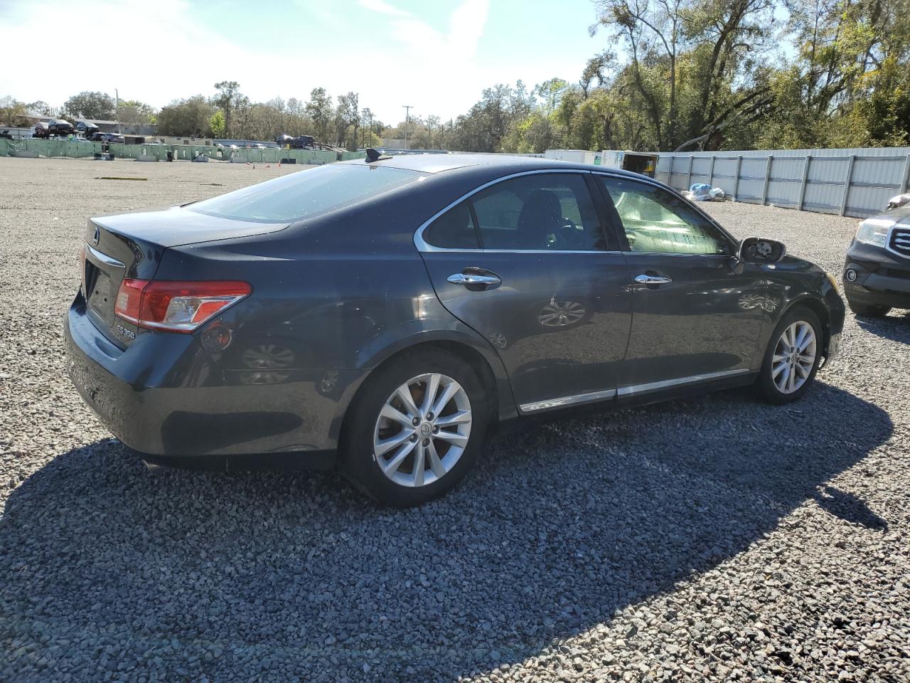 2010 Lexus ES - Image 3