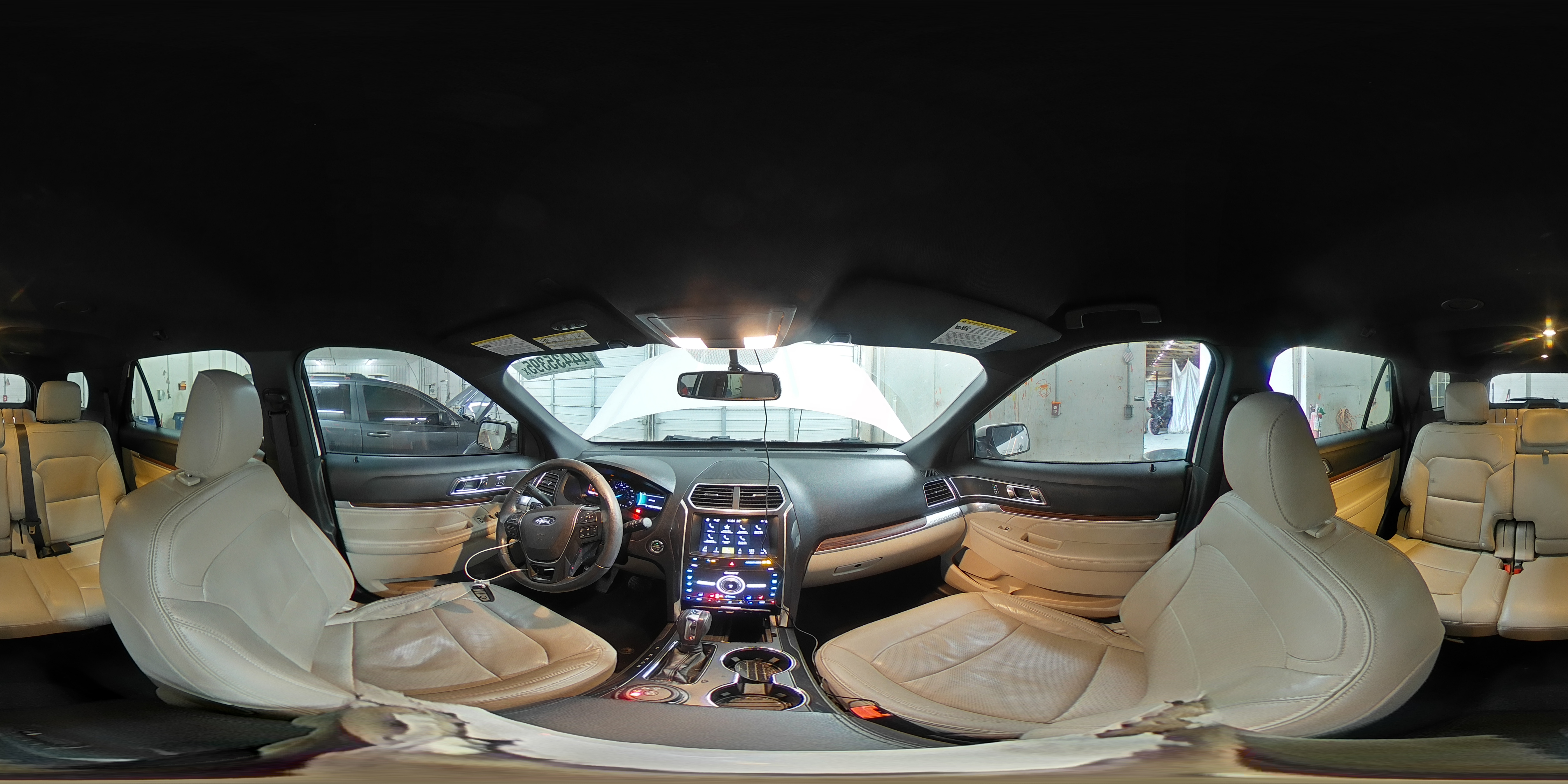 2019 Ford Explorer - Image 16
