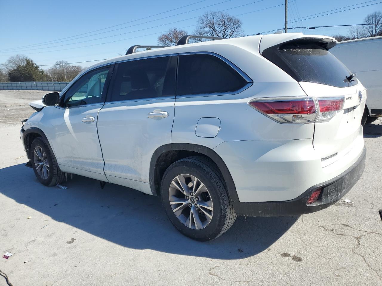 2016 Toyota Highlander - Image 2