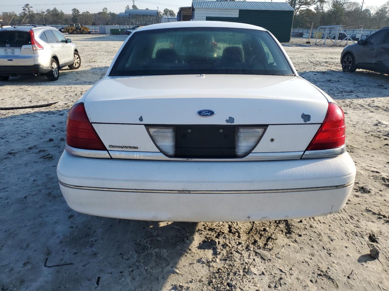 2004 Ford Crown Victoria - Image 6