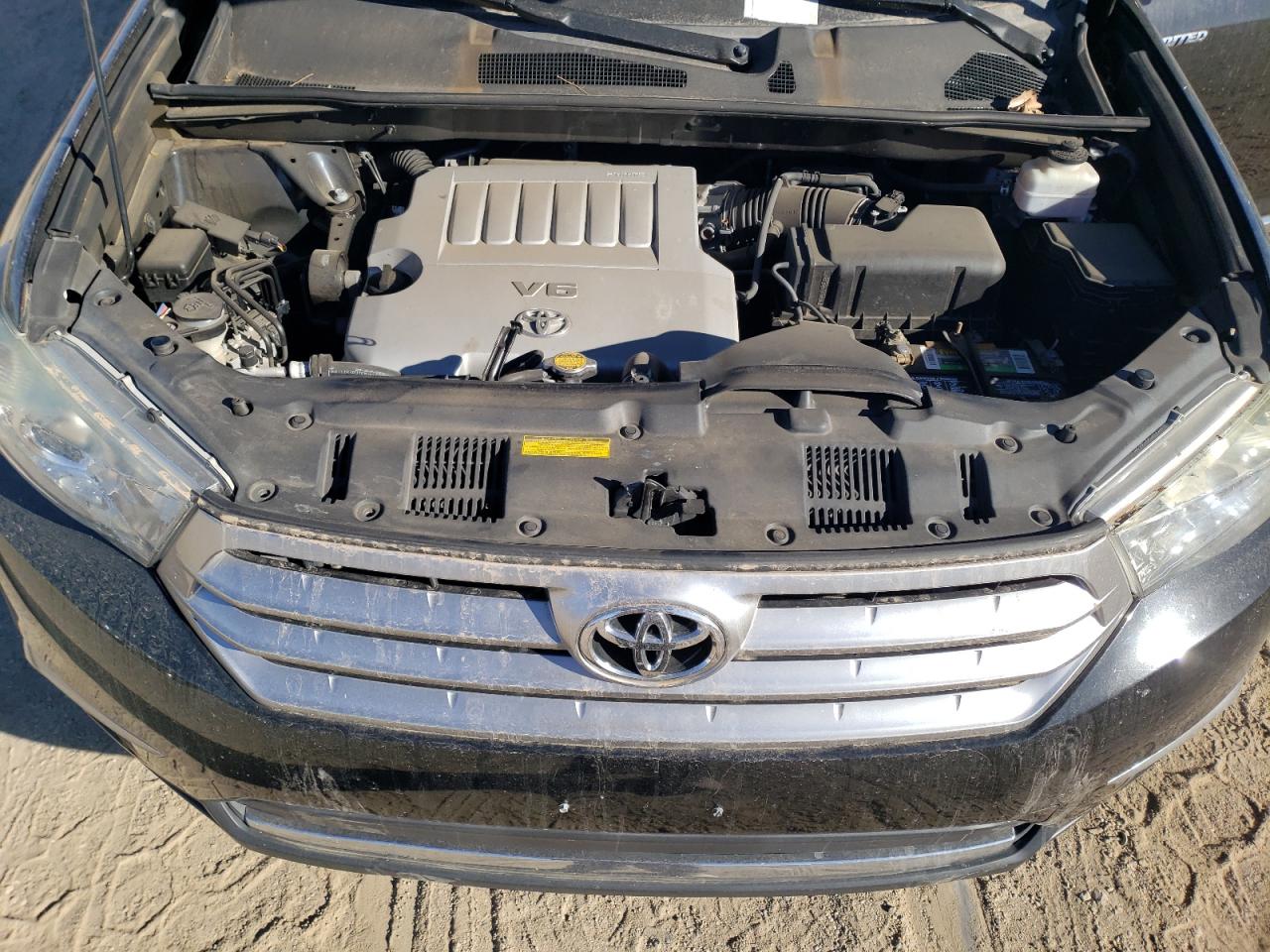 2012 Toyota Highlander - Image 12