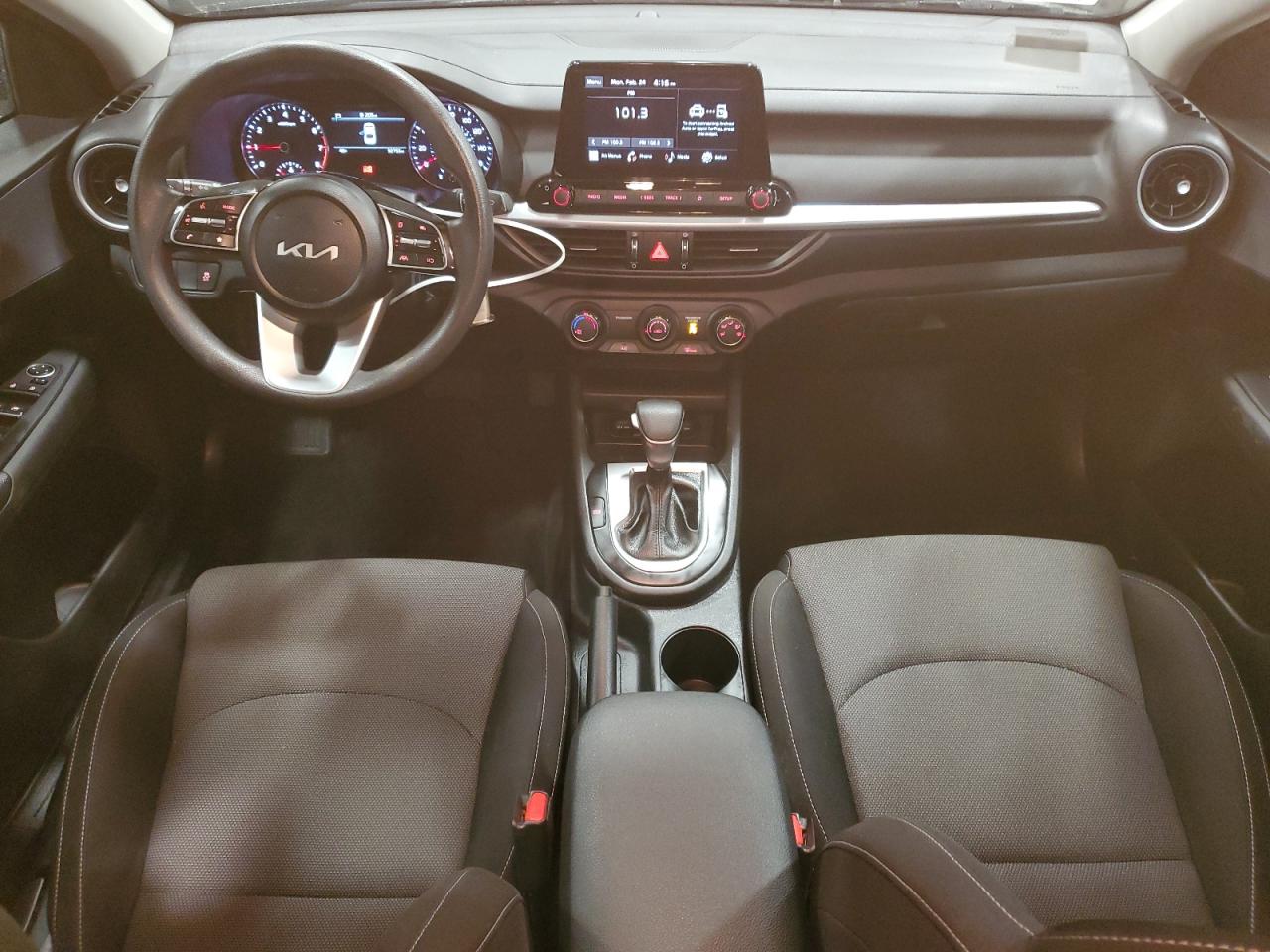 2023 Kia Forte - Image 8