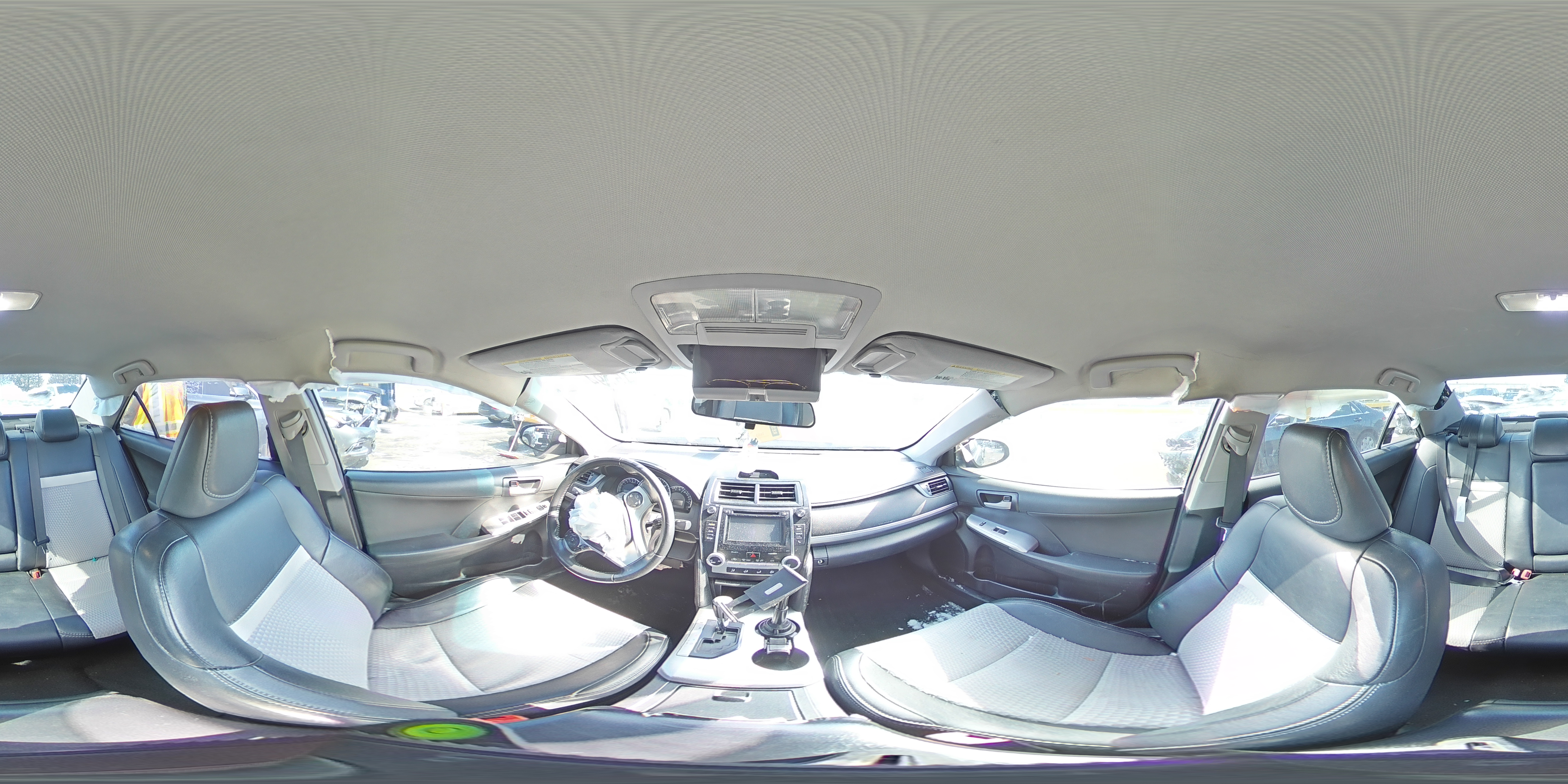 2014 Toyota Camry - Image 12