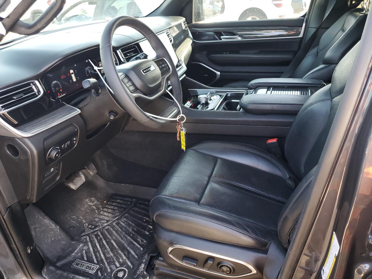 2022 Jeep Grand Wagoneer - Image 7