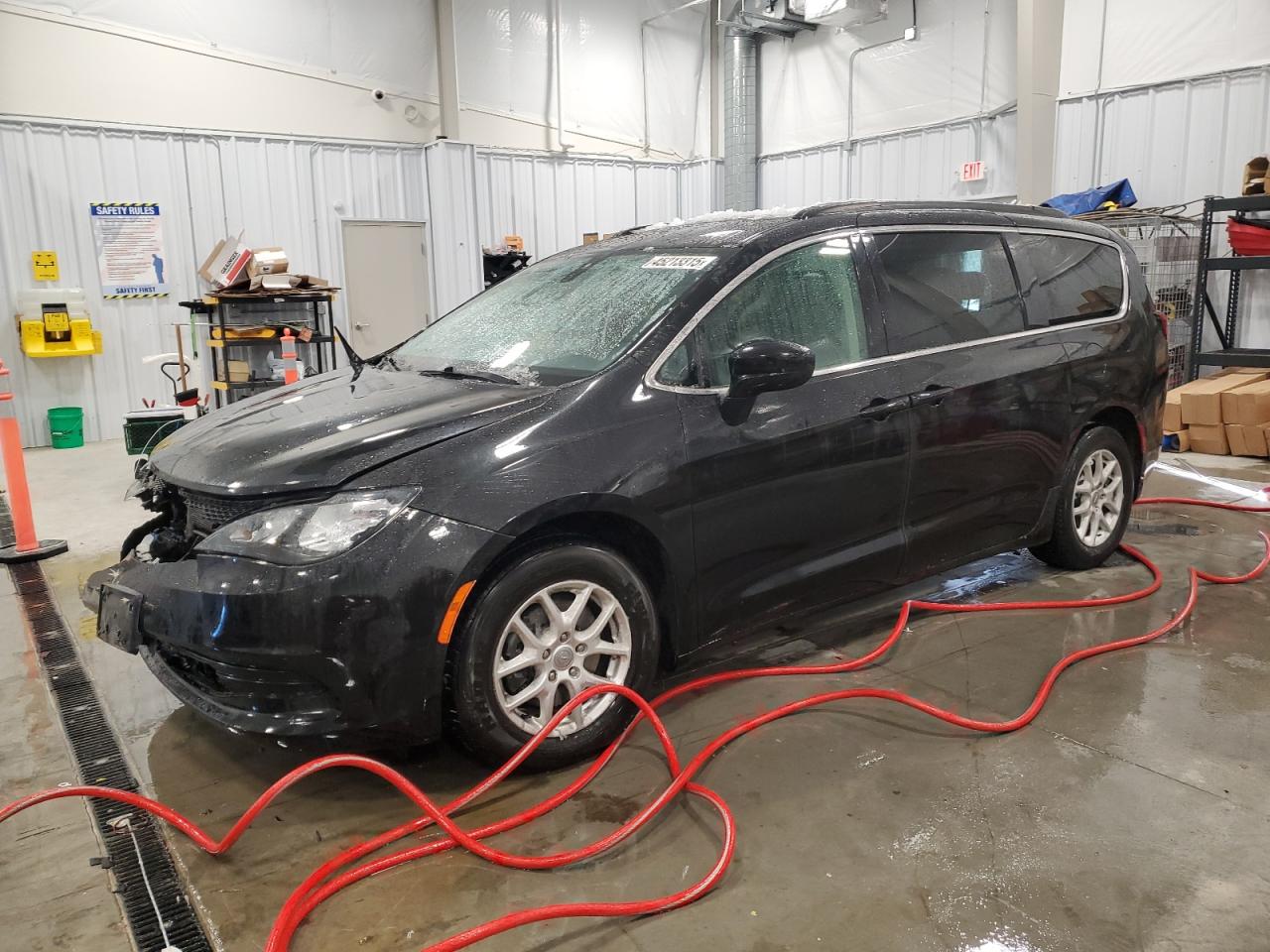2020 Chrysler Voyager - Image 1