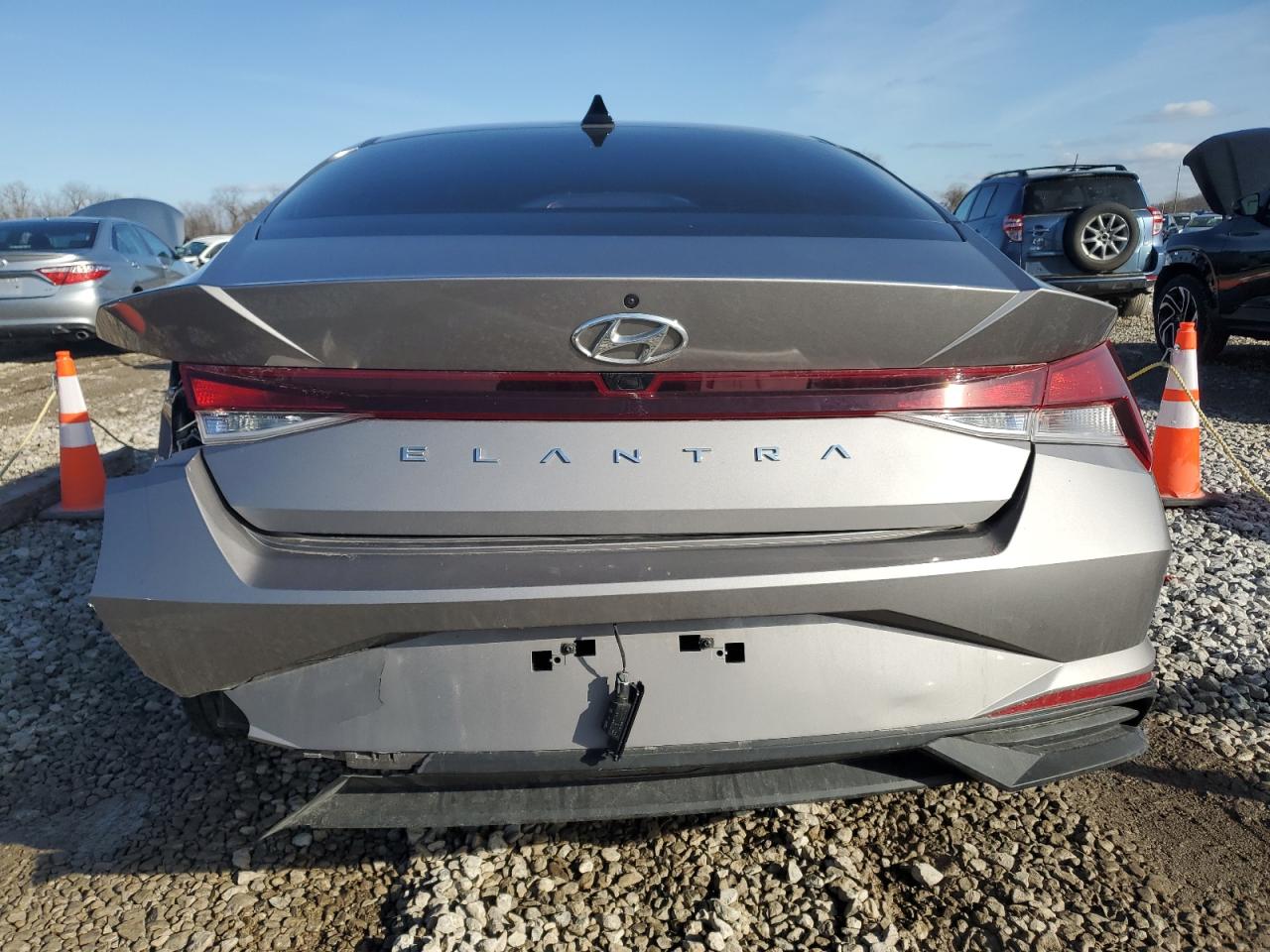 2021 Hyundai Elantra - Image 6