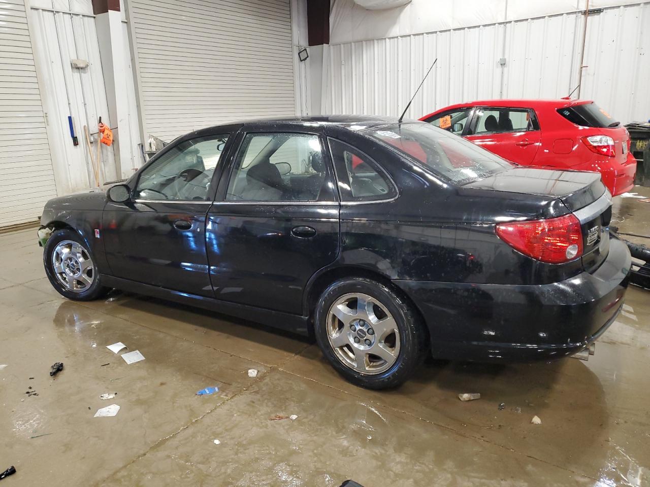 2005 Saturn LW - Image 2