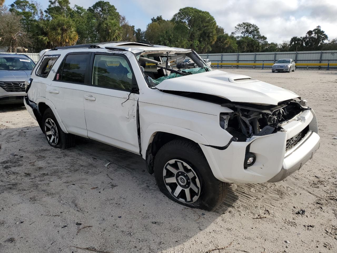 2021 Toyota 4Runner - Image 4