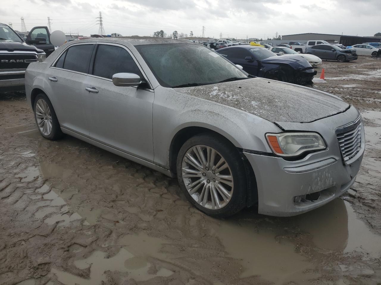 2011 Chrysler 300 - Image 4