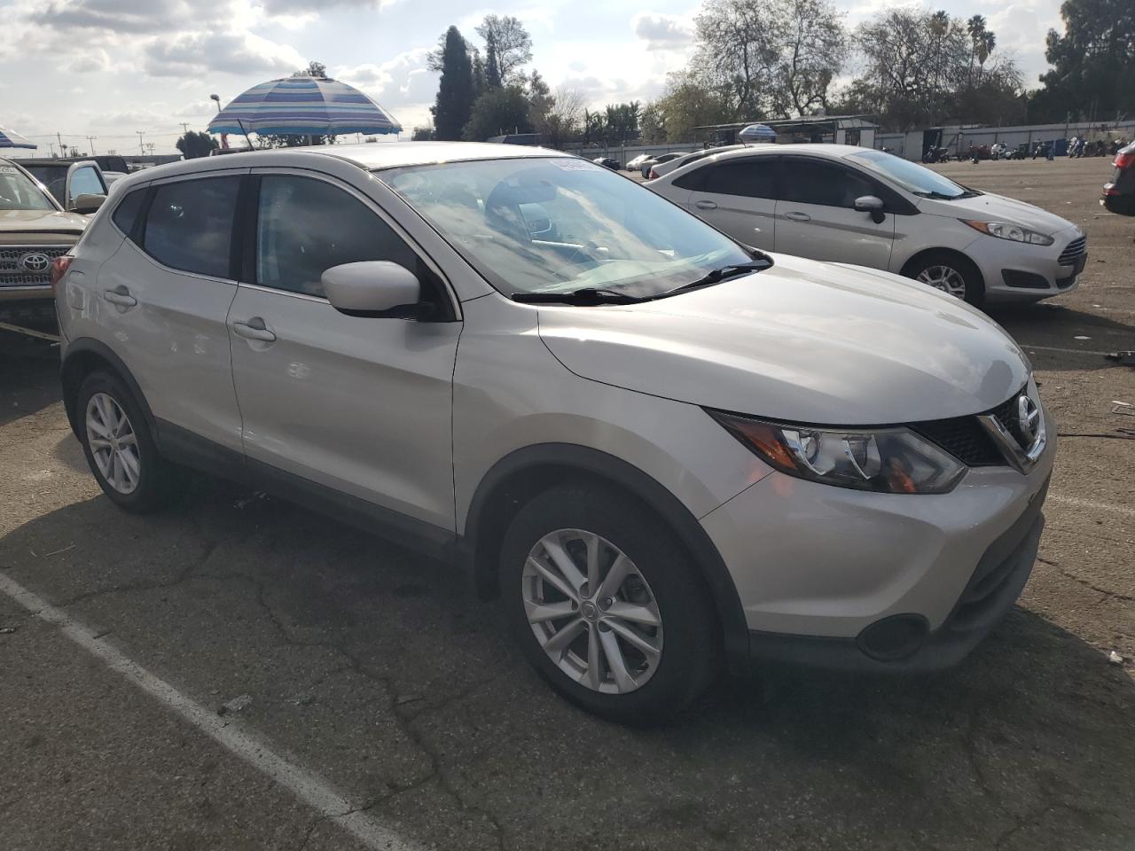 2017 Nissan Rogue - Image 4