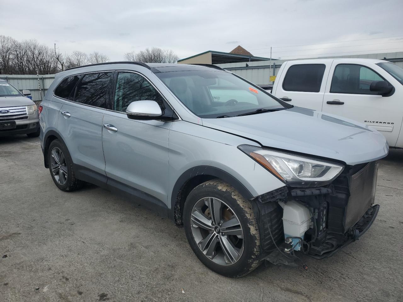 2015 Hyundai Santa Fe - Image 4