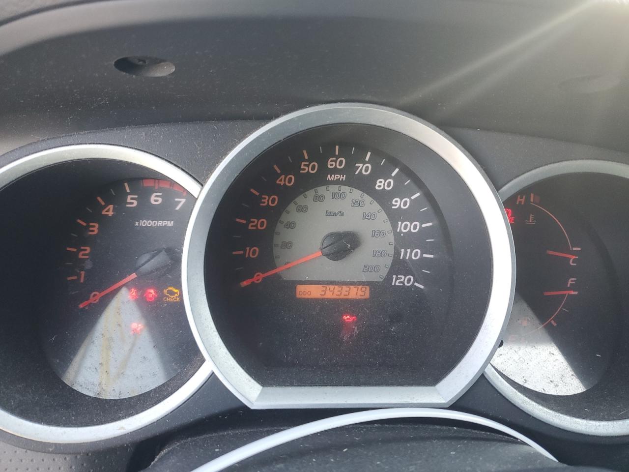 2005 Toyota Tacoma - Image 9