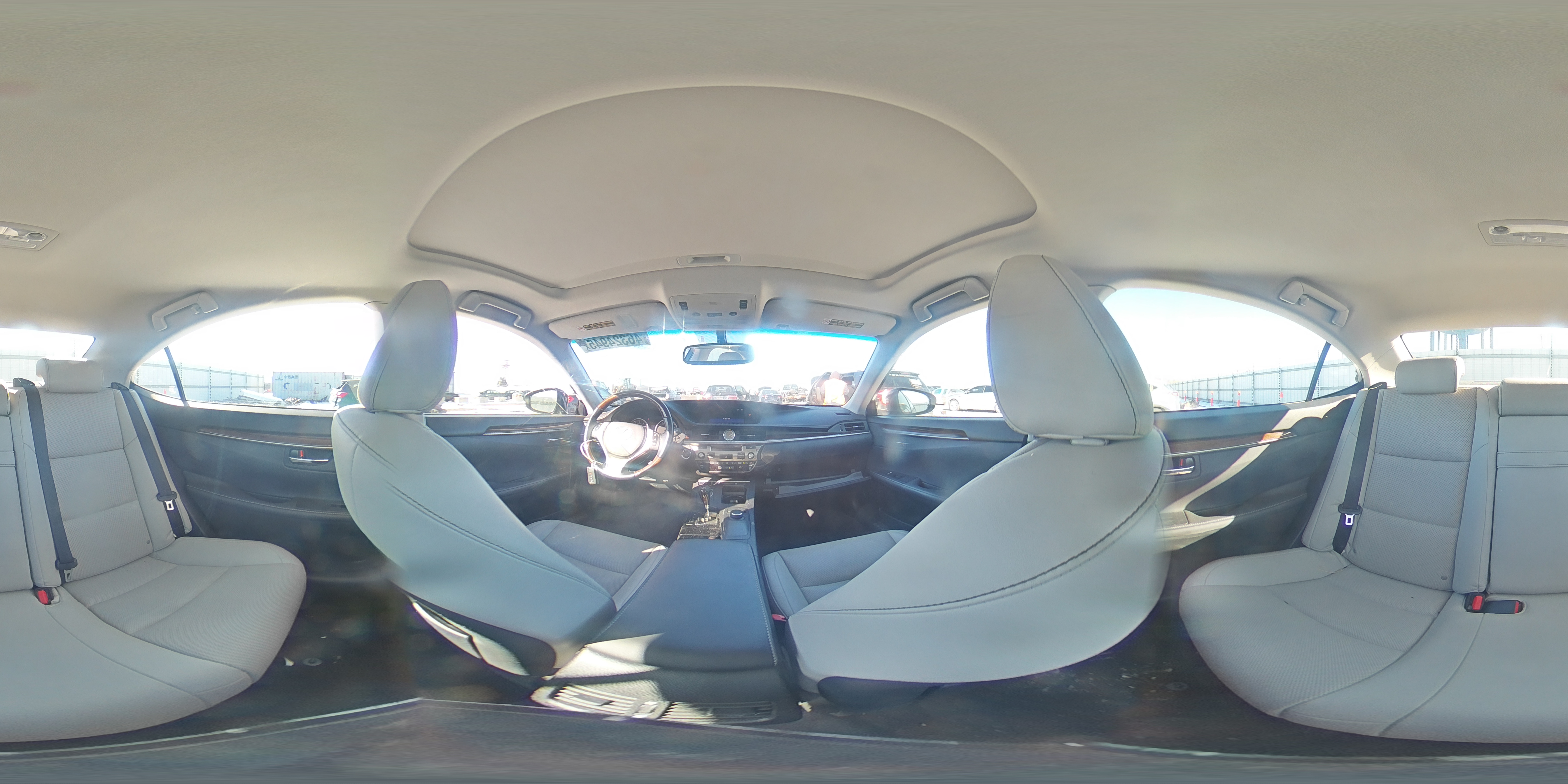 2015 Lexus ES - Image 13