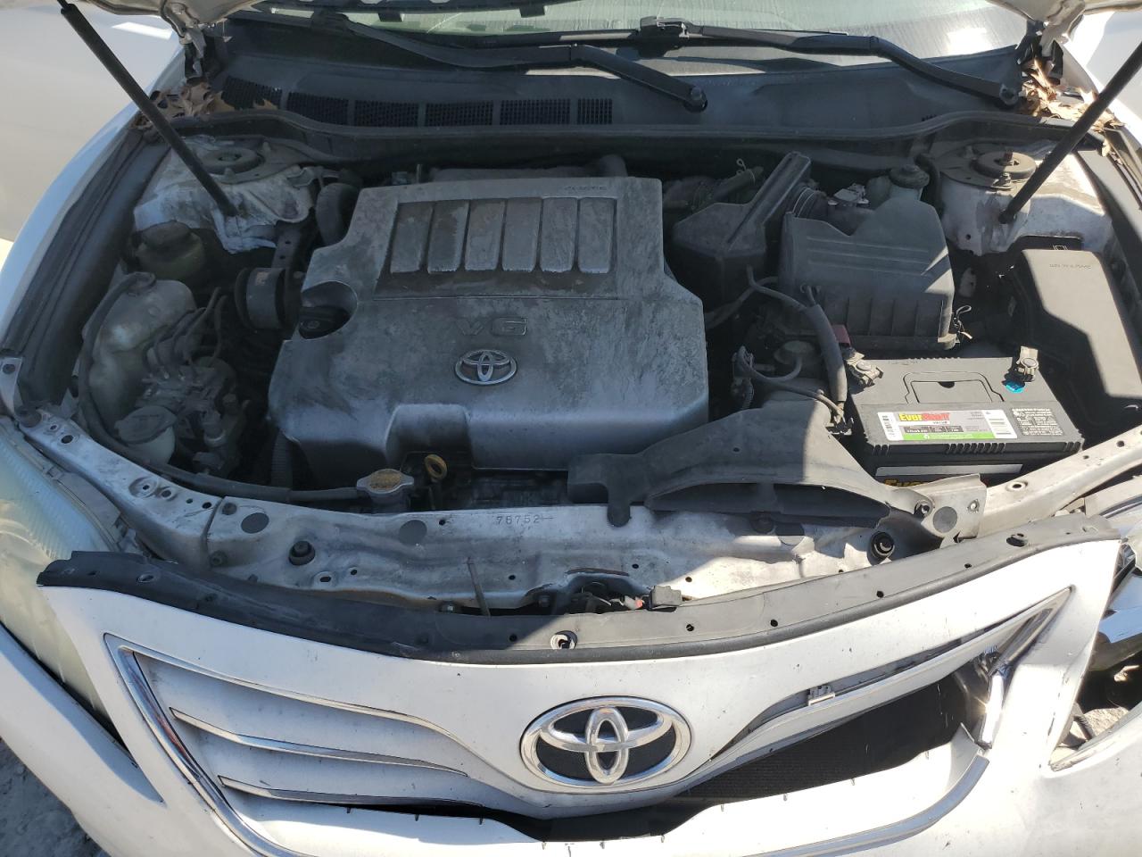2010 Toyota Camry - Image 11