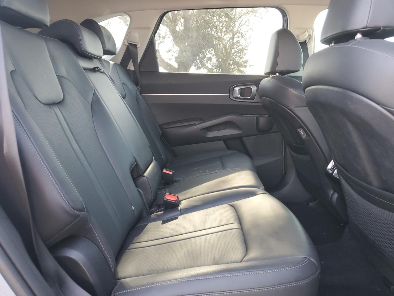 2024 Kia Sorento - Image 11
