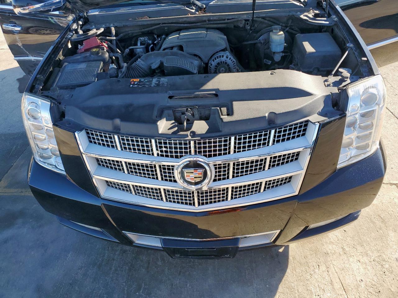 2013 Cadillac Escalade Platinum VIN: 1GYS3DEF8DR299804 Lot: 47114195