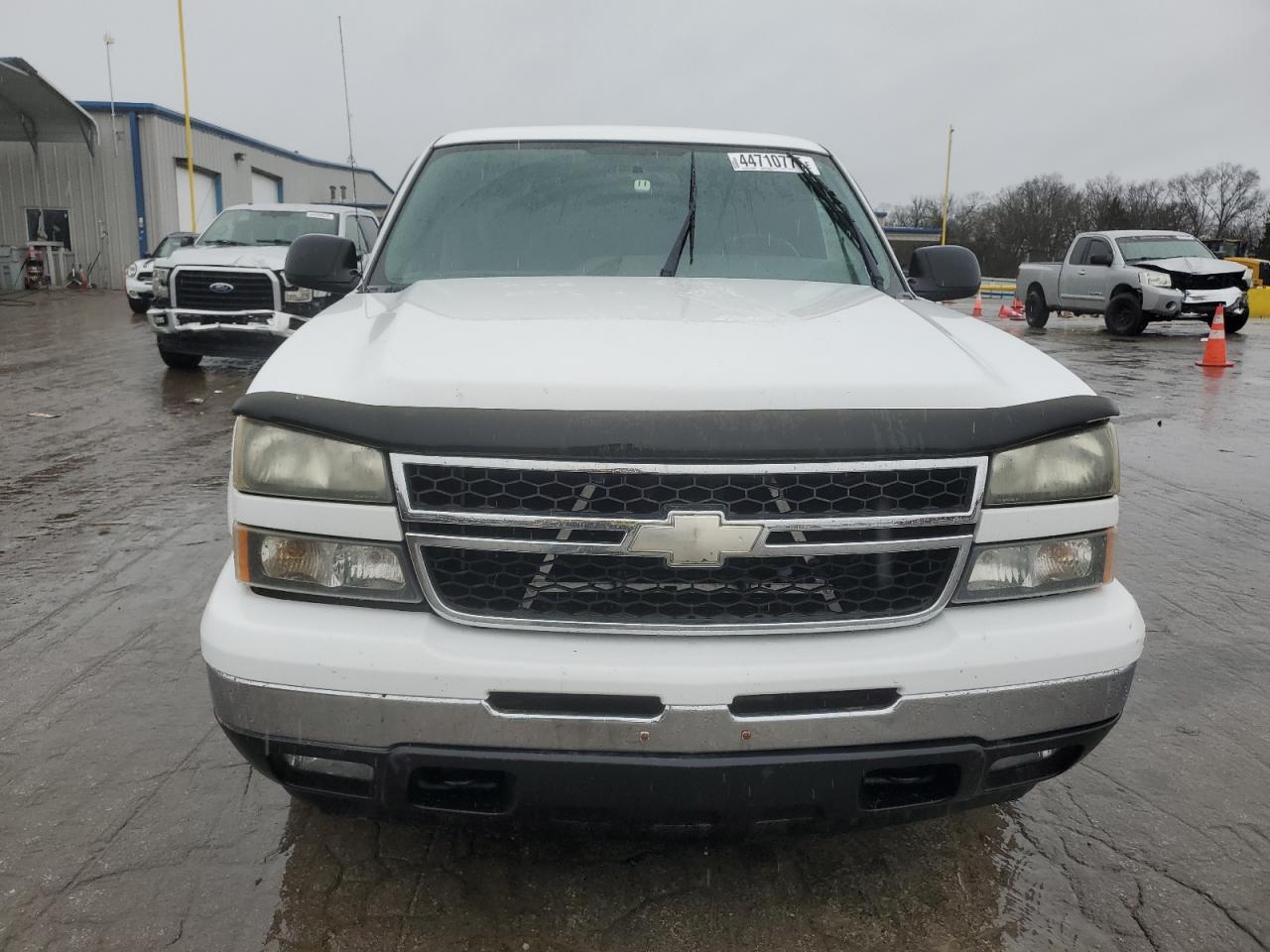 2006 Chevrolet Silverado - Image 5