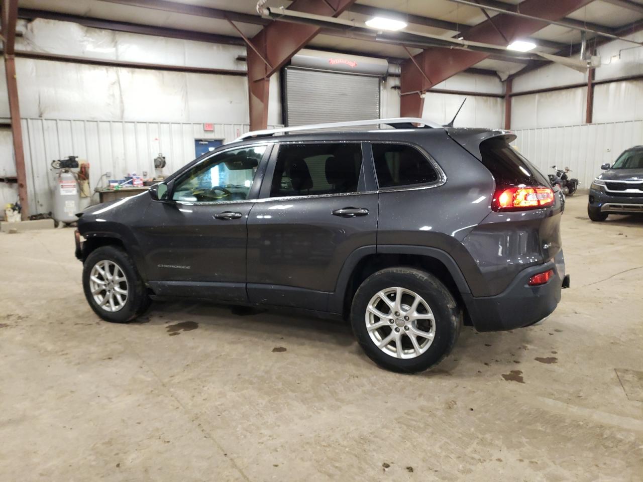 2015 Jeep Grand Cherokee - Image 2