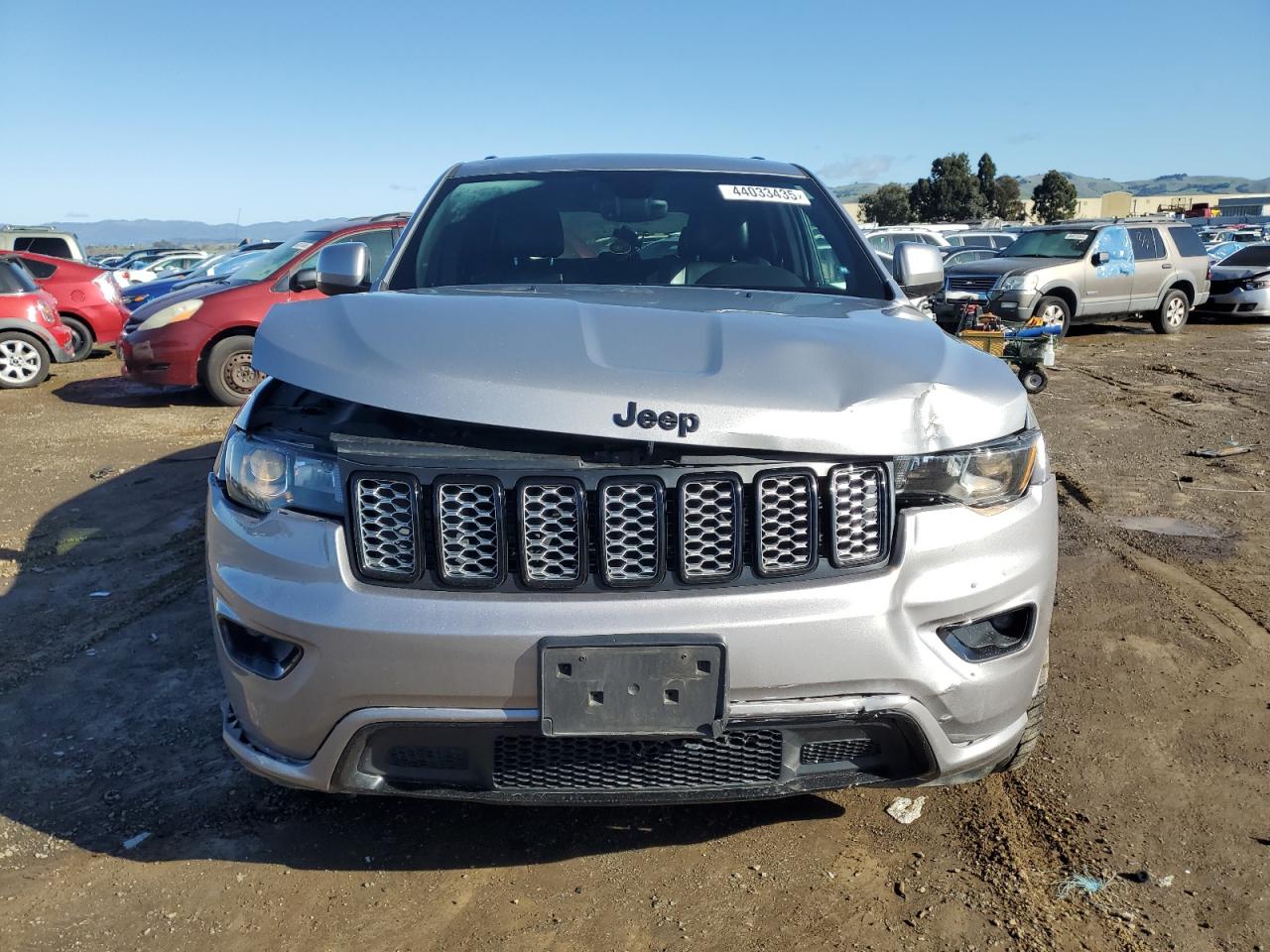 2017 Jeep Grand Cherokee - Image 5