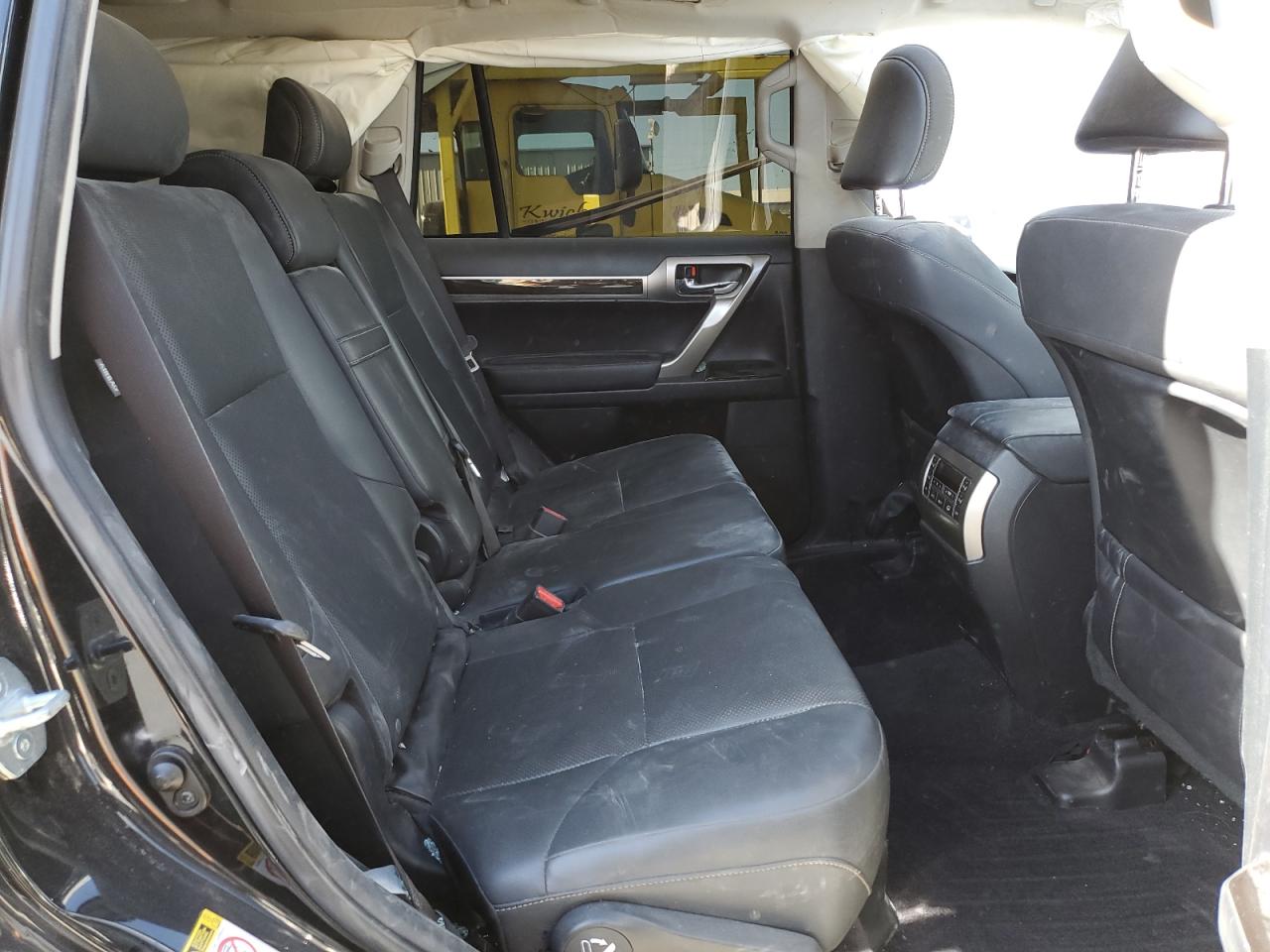 2015 Lexus GX - Image 11