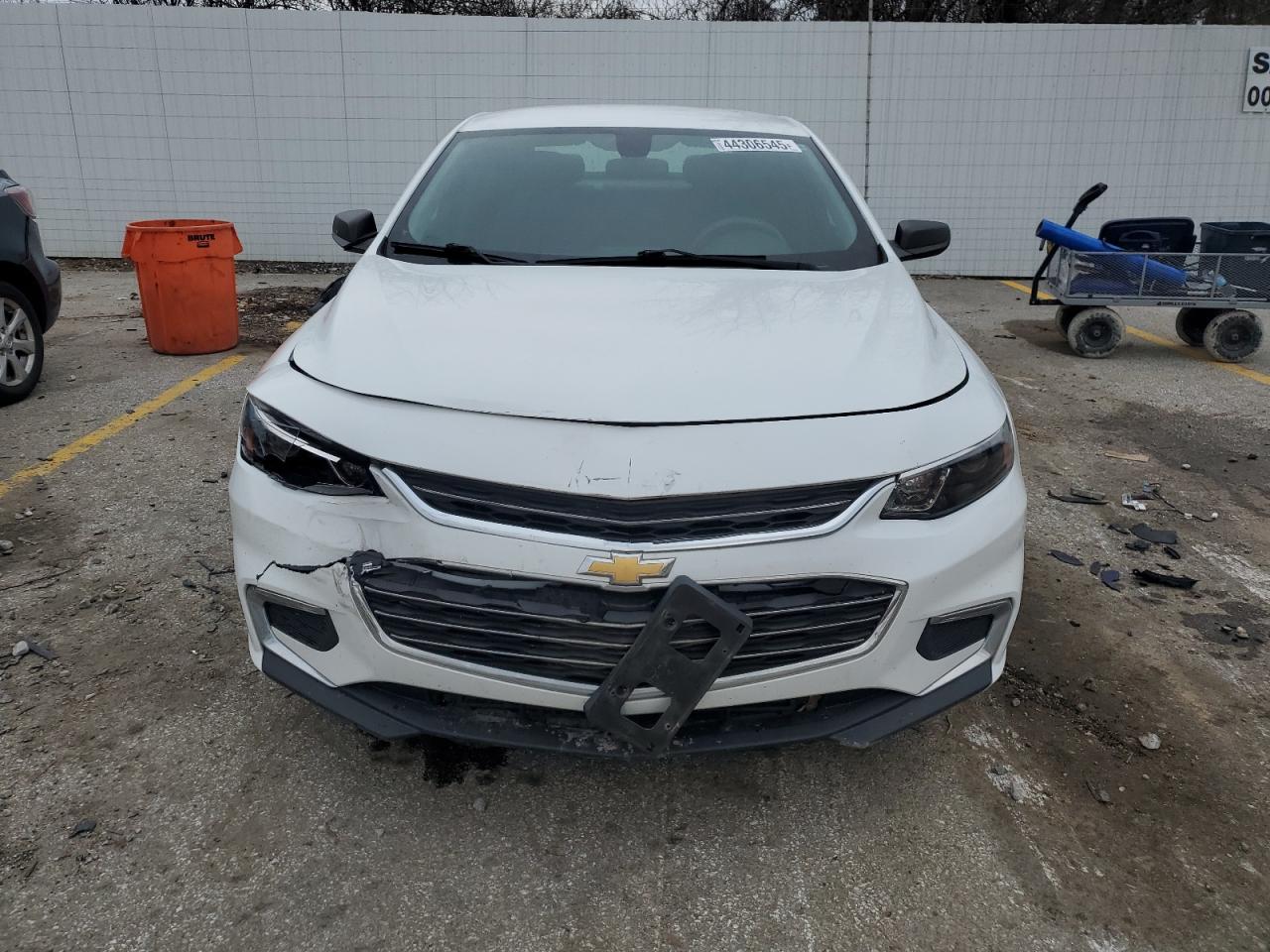 2017 Chevrolet Malibu - Image 5
