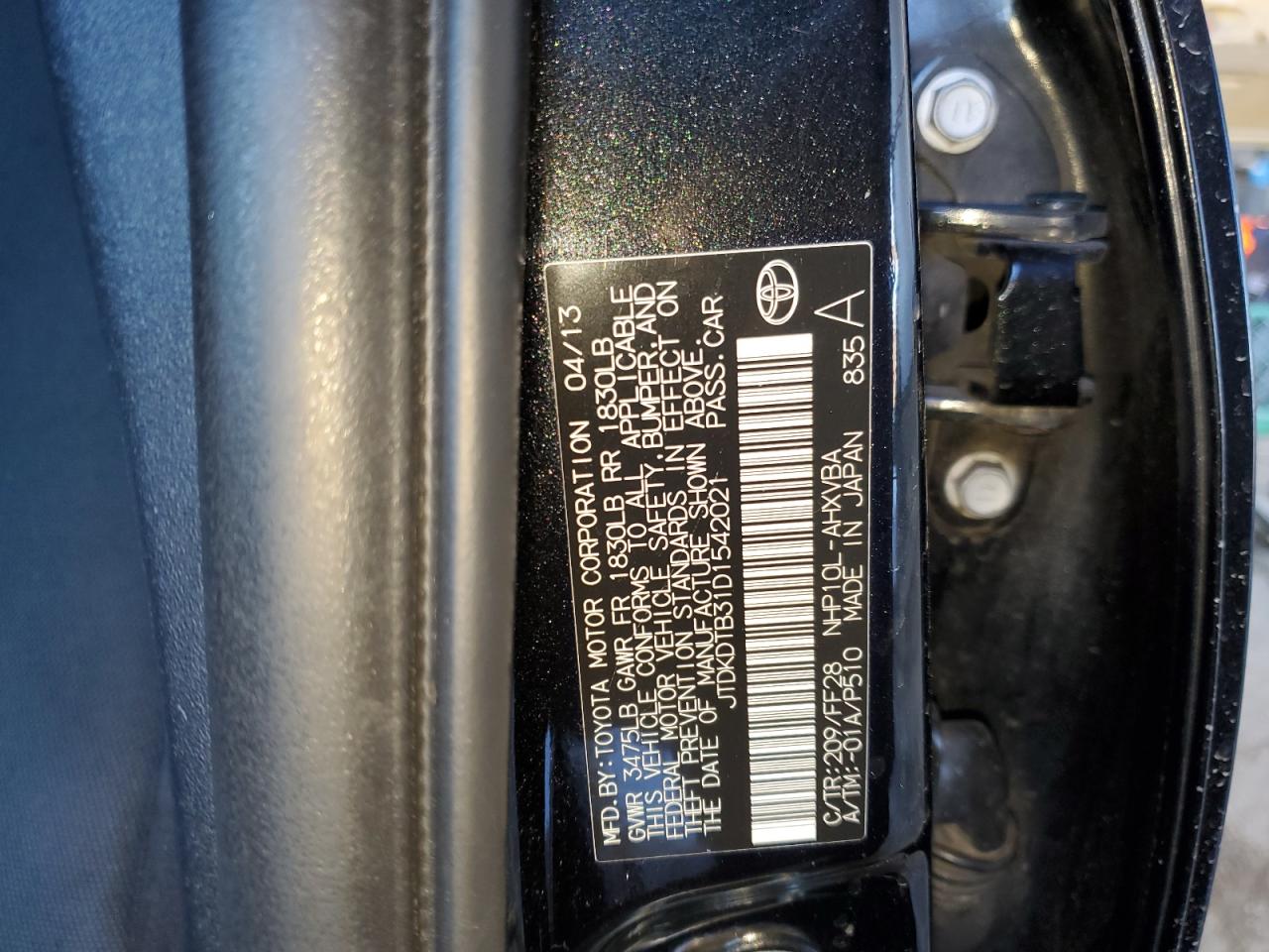 2013 Toyota Prius - Image 13