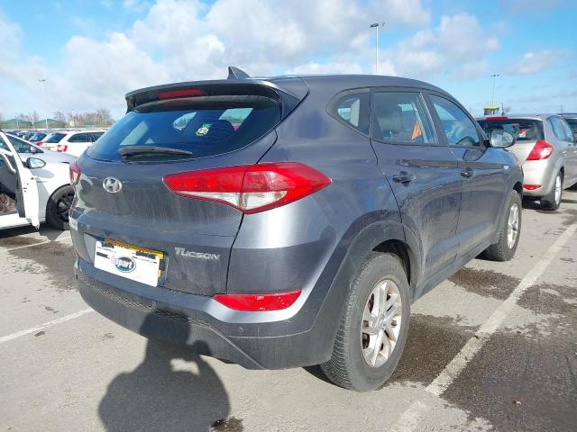 2018 HYUNDAI TUCSON S B