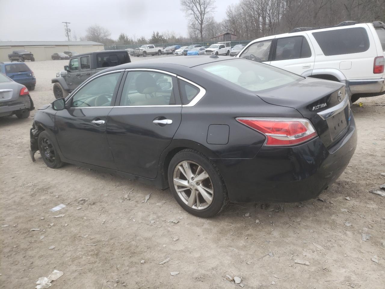 2014 Nissan Altima - Image 2