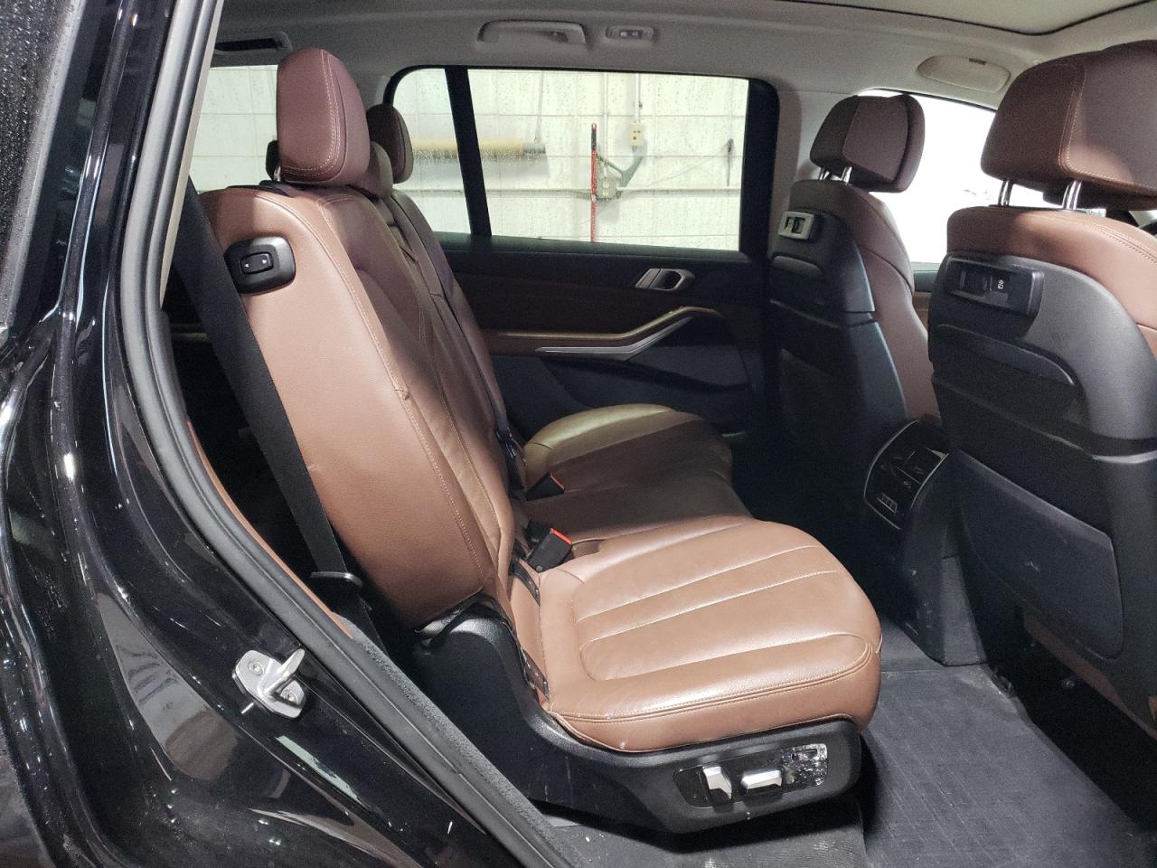 2020 BMW X7 - Image 11