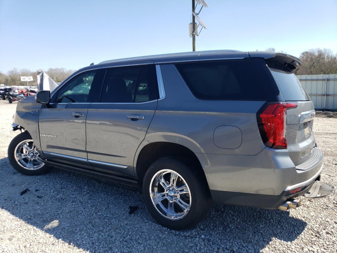 2021 GMC Yukon - Image 2