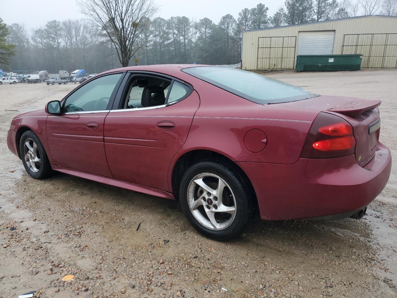 2004 Pontiac Grand Prix - Image 2
