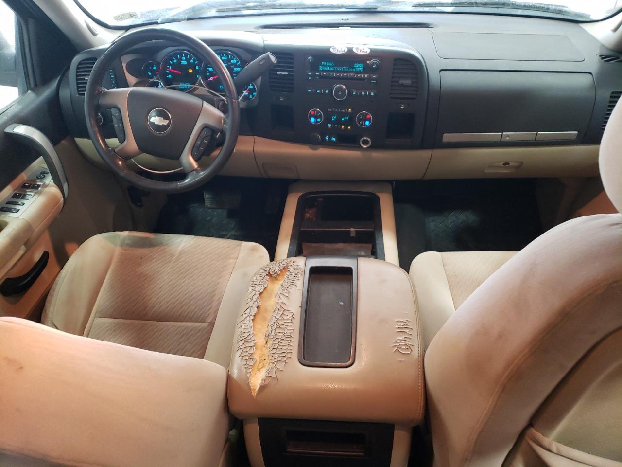 2007 Chevrolet Silverado - Image 8