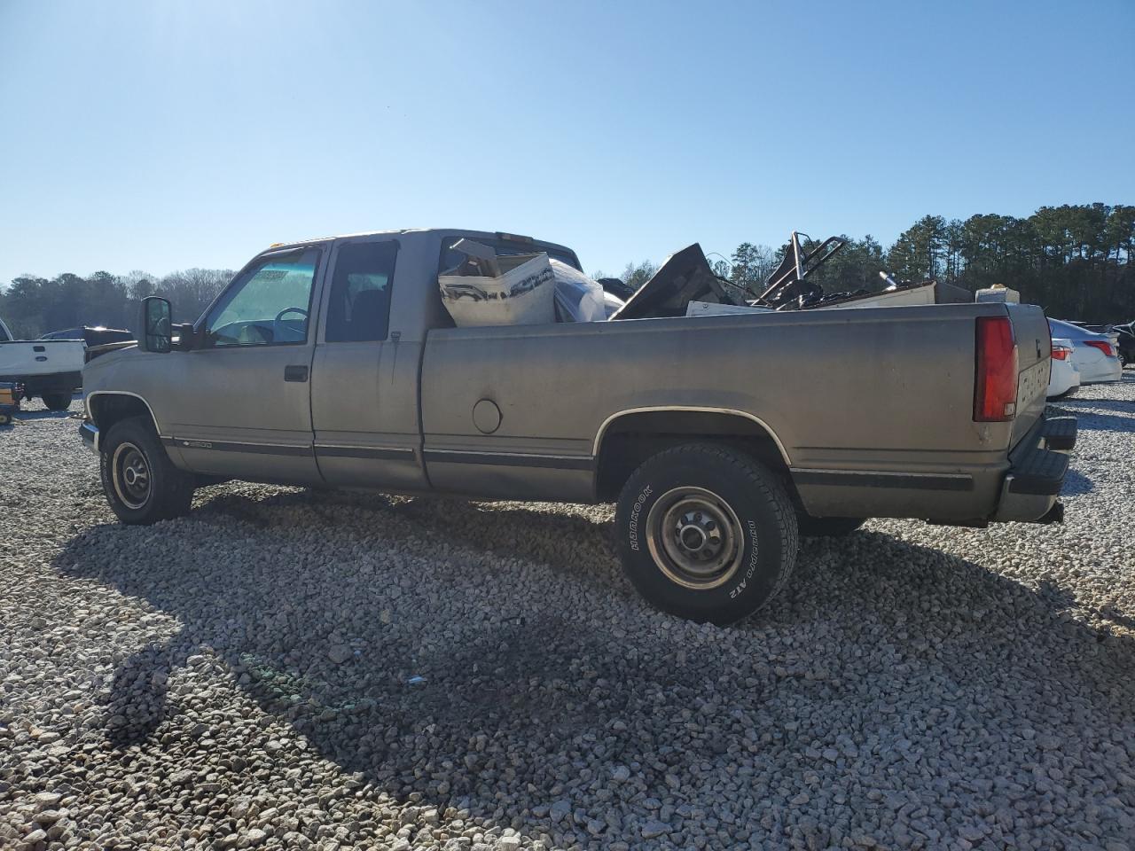 1998 Chevrolet GMT-400 - Image 2