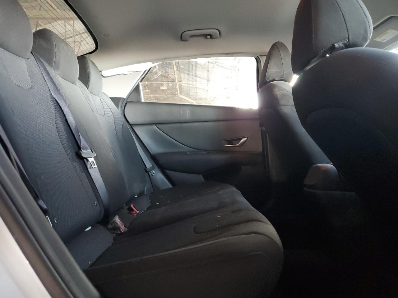 2021 Hyundai Elantra - Image 10