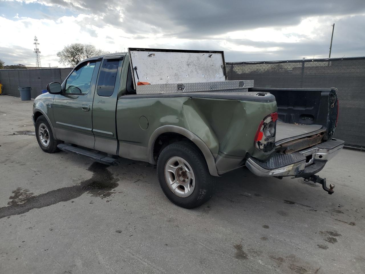 2001 Ford F-150 - Image 2