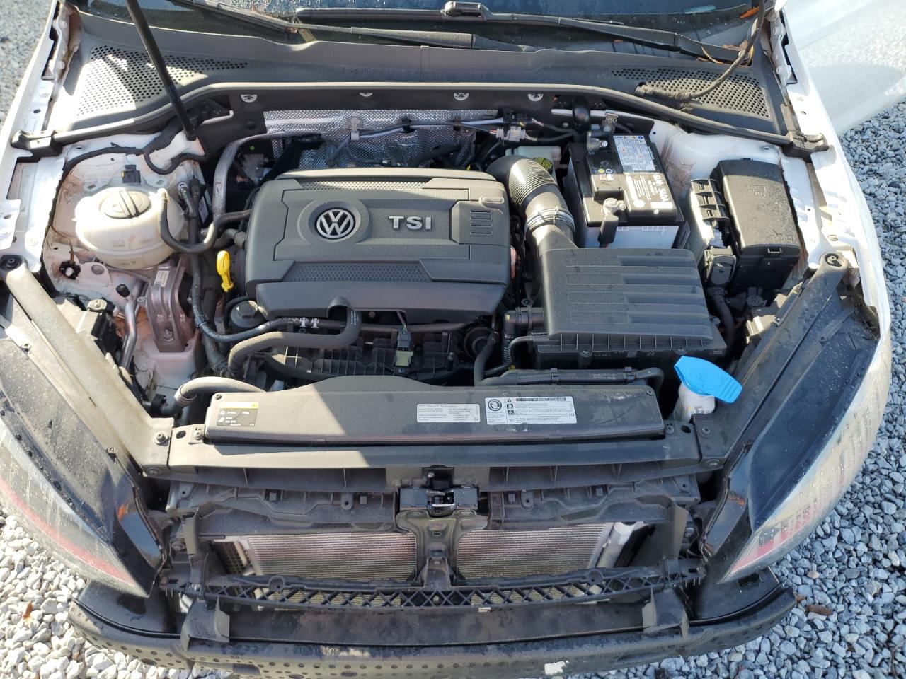 2015 Volkswagen GTI - Image 11