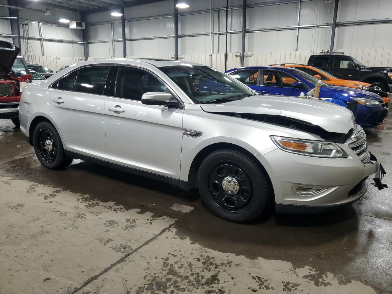 2010 Ford Taurus - Image 4