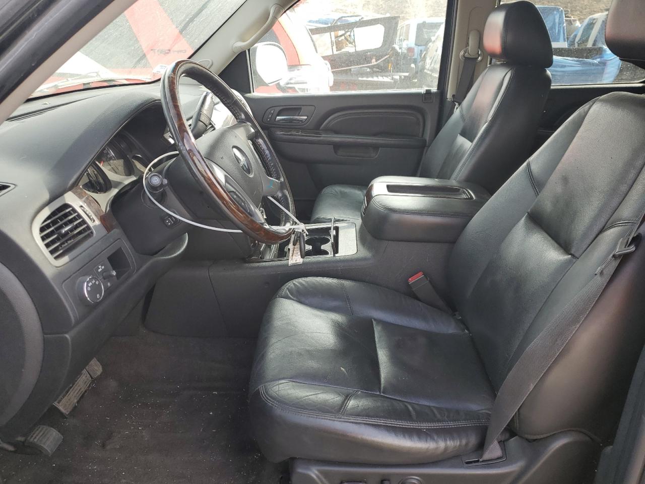 2011 GMC Yukon - Image 7
