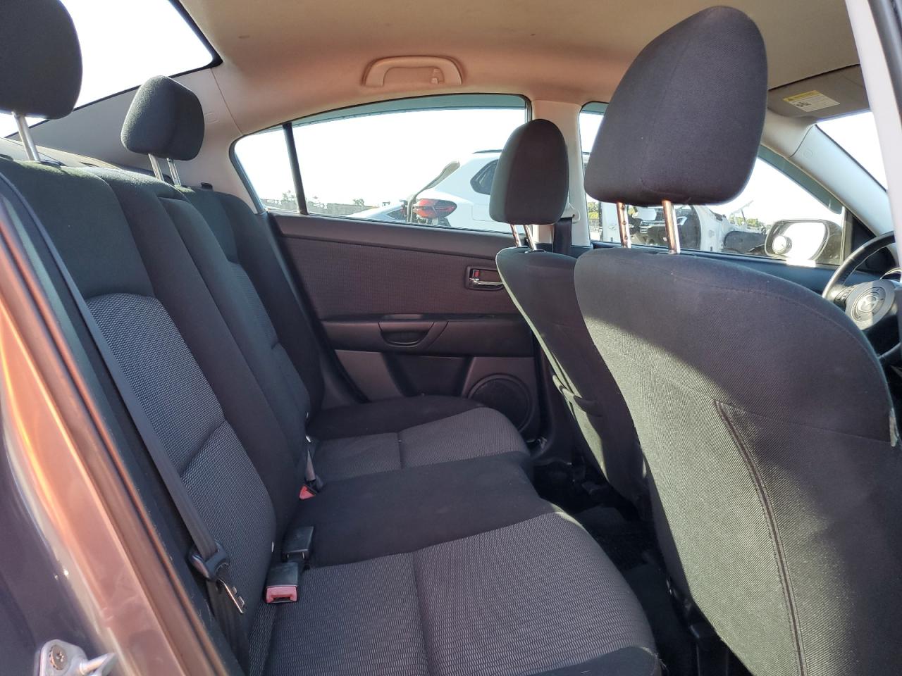 2008 Mazda 3 - Image 10